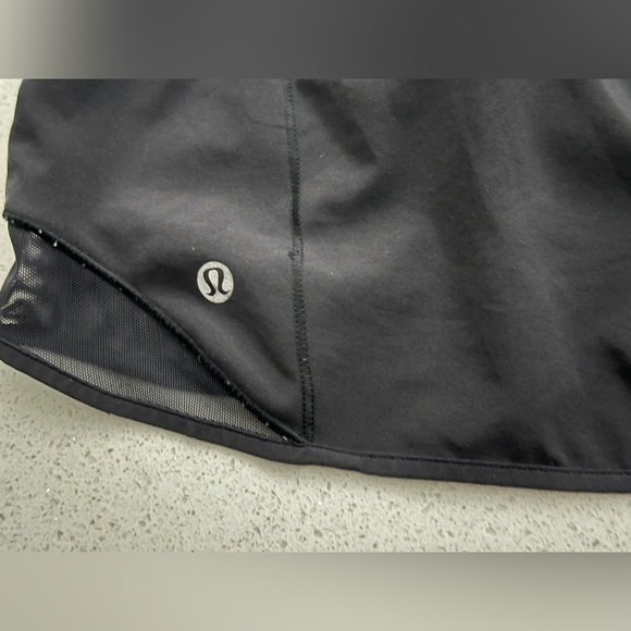 Lululemon: Women’s Hotty Hot Short II - Size 12 - Picture 3 of 13